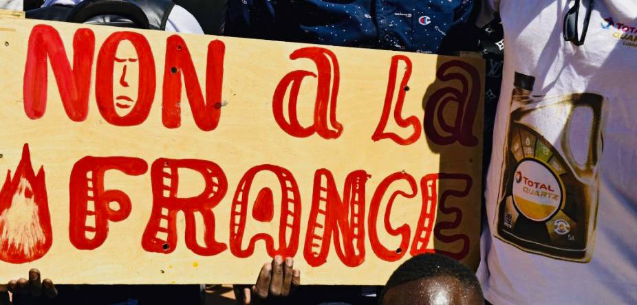 Жители Буркина-Фасо возмущены действиями Парижа